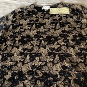 NWT Frazier Lawrence short sleeve top